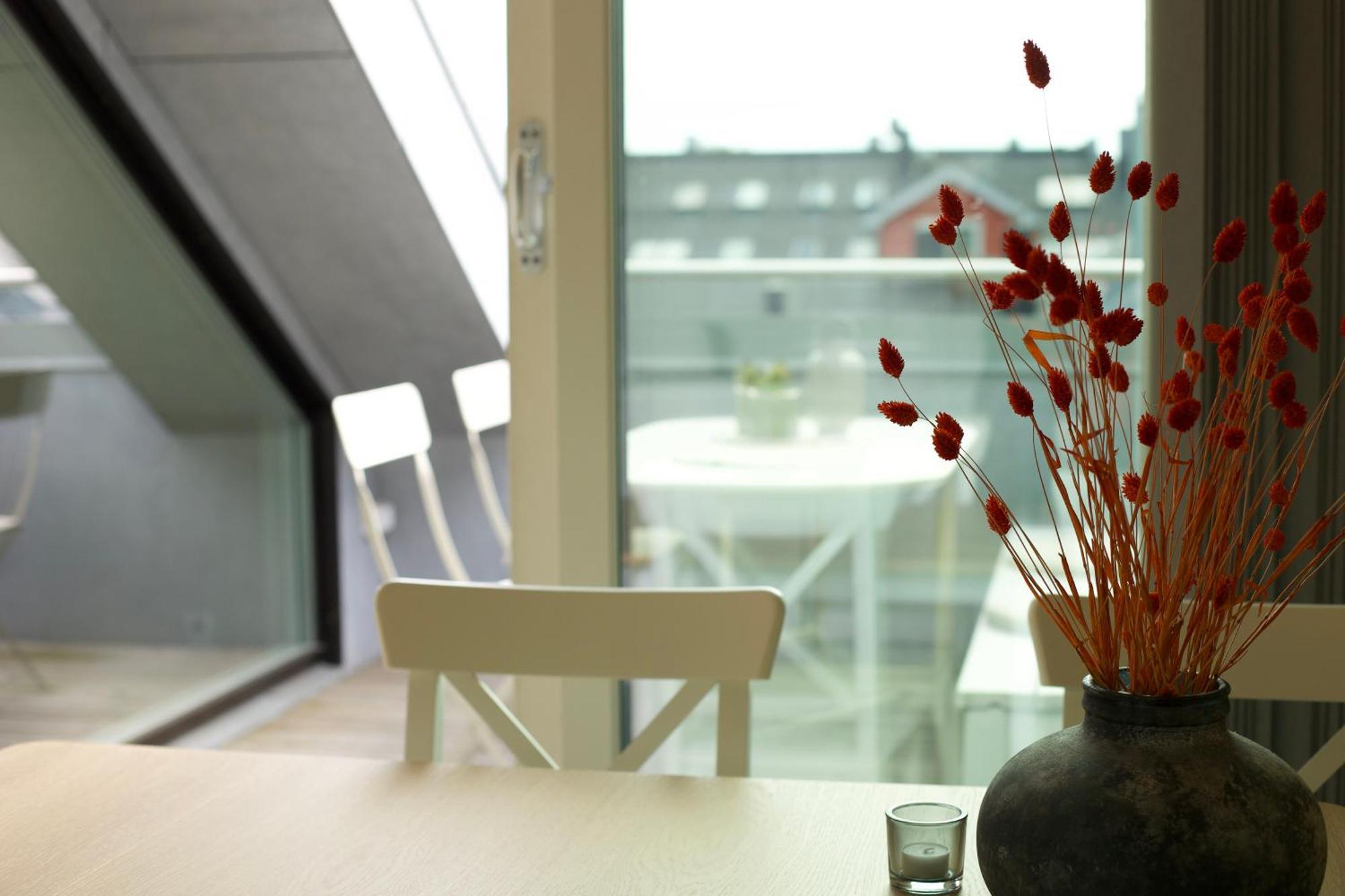 Apartment Floor - View & Balcony In Center